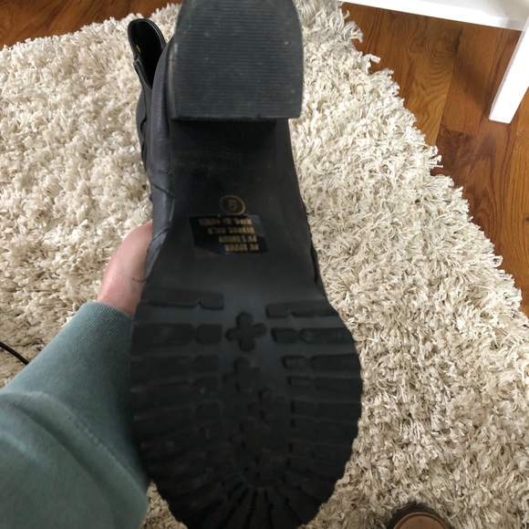 Boots - Picture 3 of 3